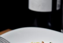 여름철 운동 후 영양 보충법 cooked pasta with greens