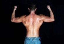 집에서 즐기는 맨몸 운동, 건강한 라이프 스타일로 가는 길! topless man in blue denim bottoms